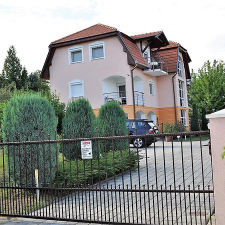 Katalin Apartmanház Zalakaros Exterior foto