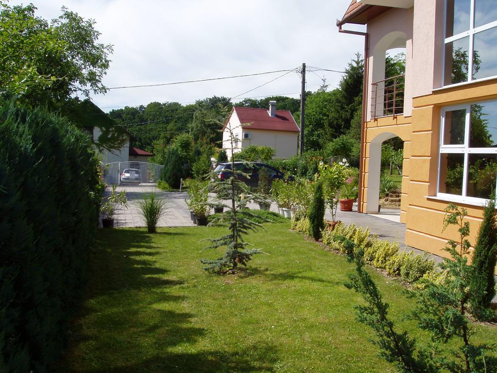 Katalin Apartmanház Zalakaros Exterior foto