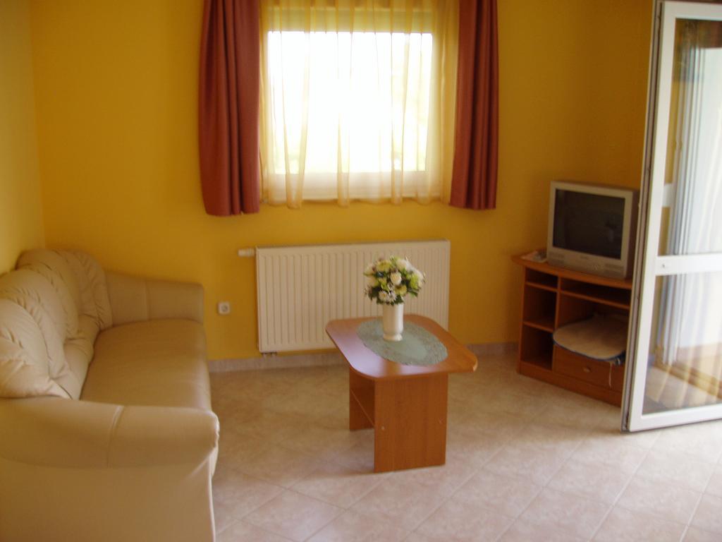 Katalin Apartmanház Zalakaros Exterior foto